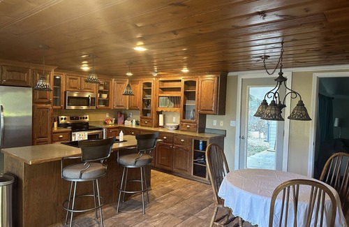 Mammoth Spring Maison | Cozy Home with River View