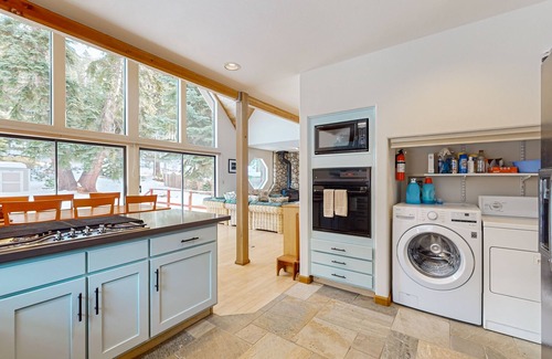 Upper Kingsbury Maison | Cozy home with spacious deck, open floor plan, fireplace, nearby activities