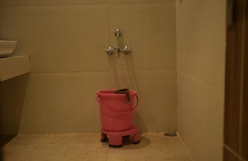 Purnia Hôtel | Cozy hotel in terrific Purnia with WiFi, AC