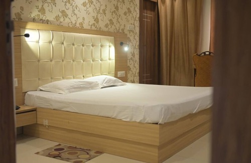 Purnia Hôtel | Cozy hotel in terrific Purnia with WiFi, AC