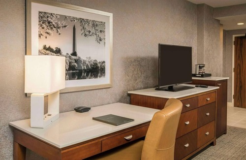 Bethesda Appartement | Cozy hotel suite in superb Rockville with fitness room, AC, WiFi & Metro access