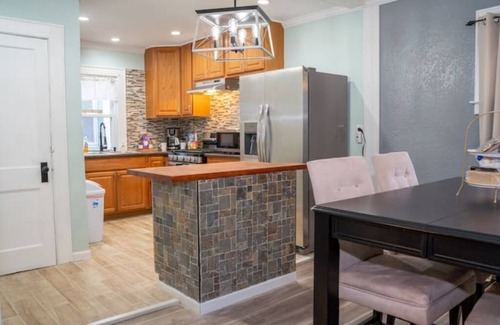 Westside Maison | Cozy house, close to SU and Downtown