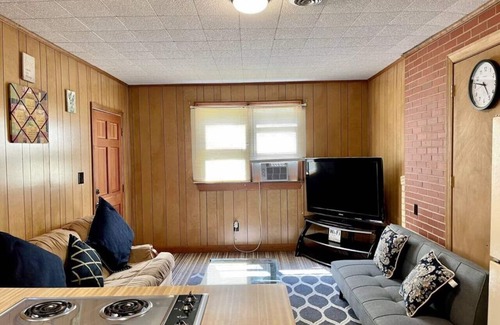 High Point Maison | Acogedora casa de 1 dormitorio y 1 baño: escondite de negocios o fin de semana