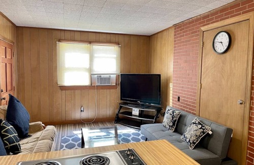 High Point Maison | Acogedora casa de 1 dormitorio y 1 baño: escondite de negocios o fin de semana