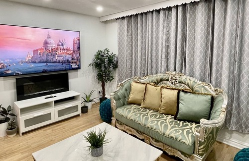 Saint-Leonard Maison | Cozy house in heart of Montreal