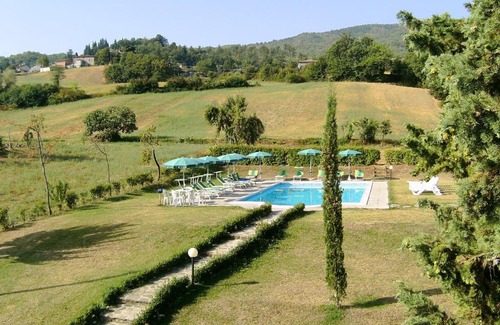 Caprese Michelangelo Maison | Cozy House in Caprese Michelangelo with Private Pool