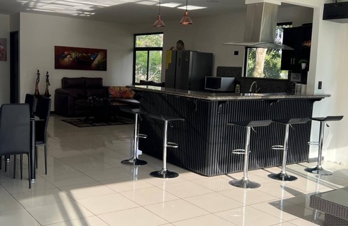 Lagos de El Coyol Maison | MAISON COSY A LA GARITA. PRÈS DE L'AÉROPORT, DE LA ZONE RURALE, DE LA PISCINE, DE LA VIE PRIVÉE ET DE LA SÉRÉNITÉ