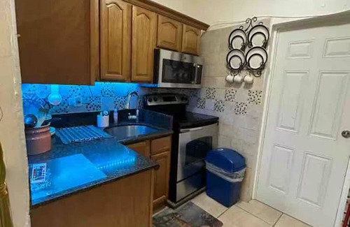 Colinas de Miramar Appartement | Cozy house near SJ w/ light 24/7
