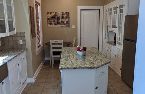 Frankston Maison | Cozy House only minutes to Lake Palestine & Pine Dunes Golf Course