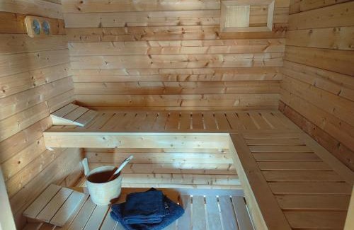 Rolvsnes Maison | cozy house with boat dock, sauna - FJORDTID