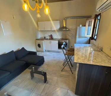 Marathounta Appartement | cozy house with indoor fireplace