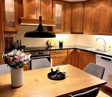 Giske Appartement | Cozy house with sea view