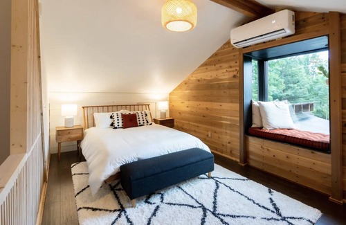 Freehold Cabine | Cozy Hudson Valley A-Frame