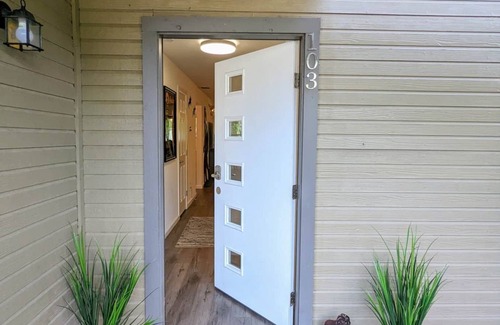 South Lamar Maison | Cozy in Heart of S. Lamar