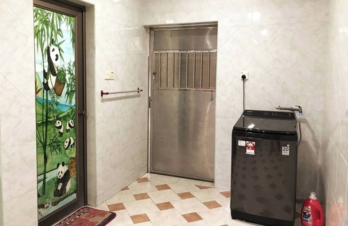 Taman Desa Tebrau Maison | Cozy Johor Bahru Home with Family Room and unblock balcony View