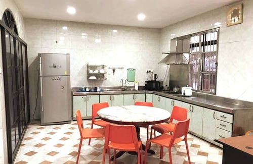 Taman Desa Tebrau Maison | Cozy Johor Bahru Home with Family Room and unblock balcony View