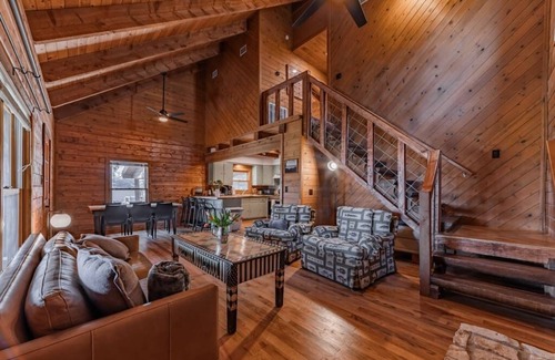 Horseshoe Bay Cabine | Cozy Kid and Pet Friendly Cabin!