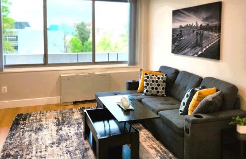 Towson Appartement | Cozy King Suite in the heart of Towson