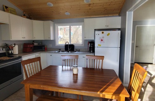 Bottineau Cabine | Cozy Lakefront Cabin