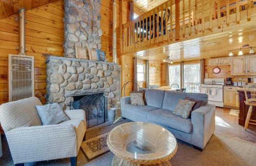 Weirs Beach Maison | Cozy Laconia Cabin, Close to Winnipesaukee Pier!