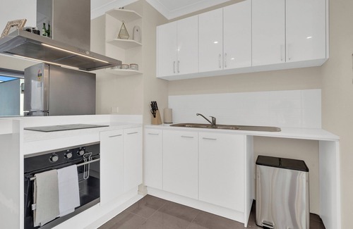 Cranbourne West Appartement | Cozy lake front apartment