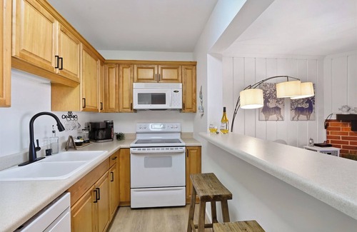 Lake Geneva Copropriété | Cozy Lake Geneva Retreat | Amenities | WiFi