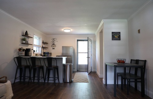 Copake Lake Maison | COZY LAKE & SKI HOME FOR FAMILY OF 5 - BRING YOUR DOG!