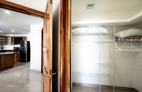Naranjos Agrios Copropriété | Cozy Lake, Volcano and Flora View Condo. Pet-Friendly!