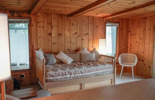 Onaway Maison | Cozy Lakefront Cottage on Black Lake