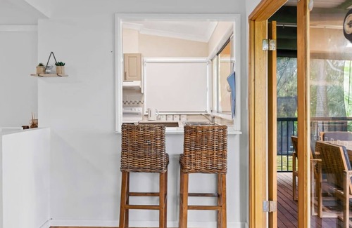 Tegerin Maison | Cozy Lakefront Home Pet Friendly