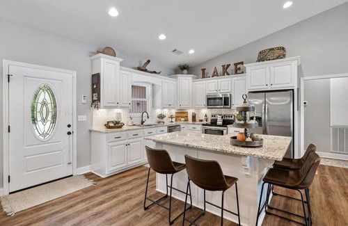 Arley Maison | Cozy lakefront home with beautiful views, fire pit & private dock.