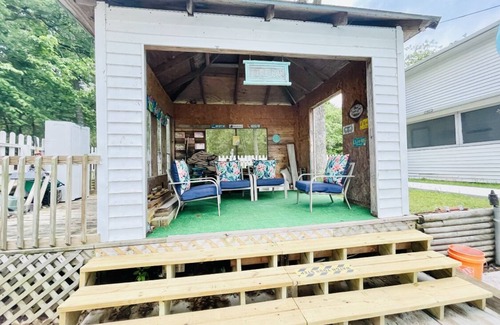 Murchison Maison | Cozy Lakehouse with nice view of the lake near Canton TX!