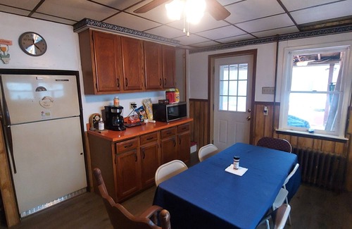 Lost Creek Maison | Cozy little old House in Lost Creek PA: Enchanting deck and expansive yard