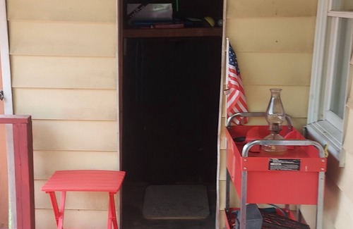 Lost Creek Maison | Cozy little old House in Lost Creek PA: Enchanting deck and expansive yard