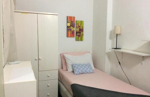 Kuala Lumpur Maison | Cozy Little Room at Suria Kipark Damansara Apartment with Single Bed and a Foldable Mattress