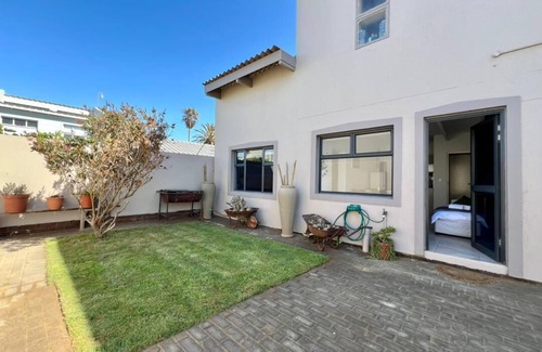 Walvis Bay Maison | Cozy living close to the Lagoon and Desert Dunes
