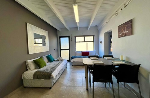 Walvis Bay Maison | Cozy living close to the Lagoon and Desert Dunes