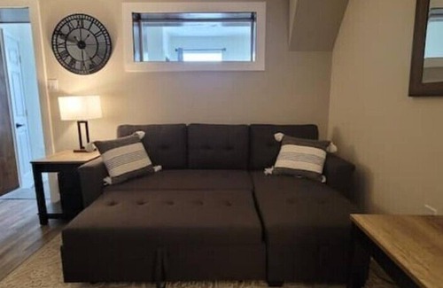 Trinidad Appartement | Cozy Living, conveniently located close to city nightlife and touring.