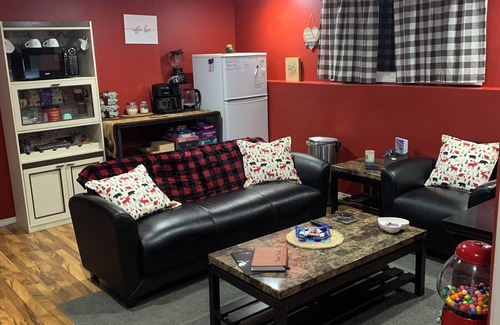 Sylvan Lake Appartement | Cozy Lodge Suite