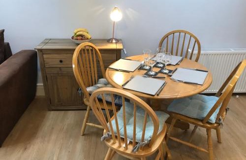 Barton-upon-Humber Appartement | Cozy lodge with private garden and bbq