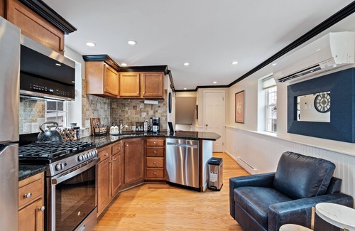 Pittsford Appartement | Cozy Loft for 2- Steps from Village of Pittsford