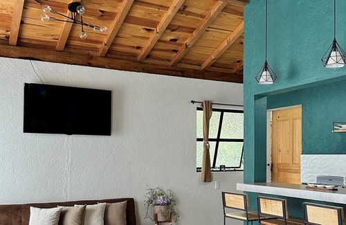 El Calvario Cabine | Cozy Loft Maria Bonita, central to the Magical Town of Valle de Bravo