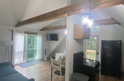 South Casco Appartement | Cozy Loft - Mountain Views & Sebago Lake Access