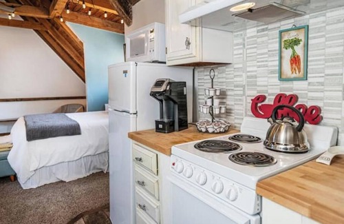 Nashville Appartement | Cozy Loft on Main over Ooey Gooey Cafe