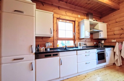 Schnepfenthal-Rodichen Cabine | Cozy log cabin by the forest with large garden