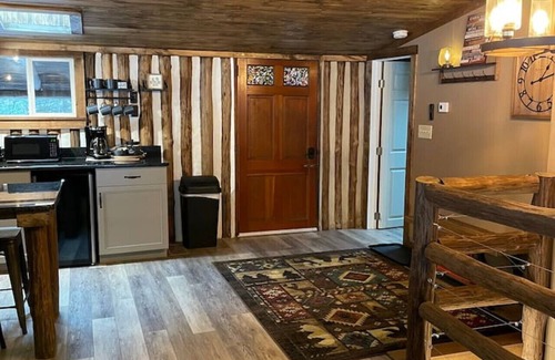 Ashfield Cabine | Cozy Log Cabin in Jim Thorpe