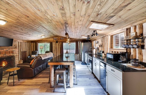 Ashfield Cabine | Cozy Log Cabin in Jim Thorpe