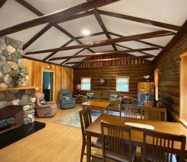 Lucerne-in-Maine Maison | Cozy Log Home across from Phillips Lake-Four Season Fun