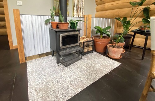 Morin Heights Cabine | Cozy log home on peaceful Lac Belanger, 10 minutes from ski hills