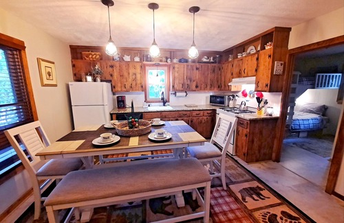Pineola Cottage | Cozy Love Nest in lake community among the mountains